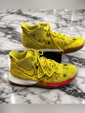 Nike Youth Kyrie 5 x SpongeBob SquarePants Basketball Shoes (Size 6Y)